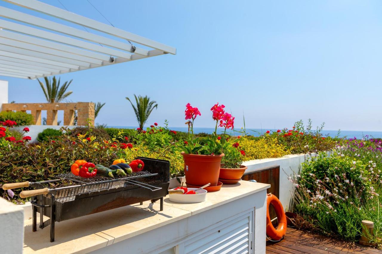 Protaras Beachfront Villa Alia Exterior foto