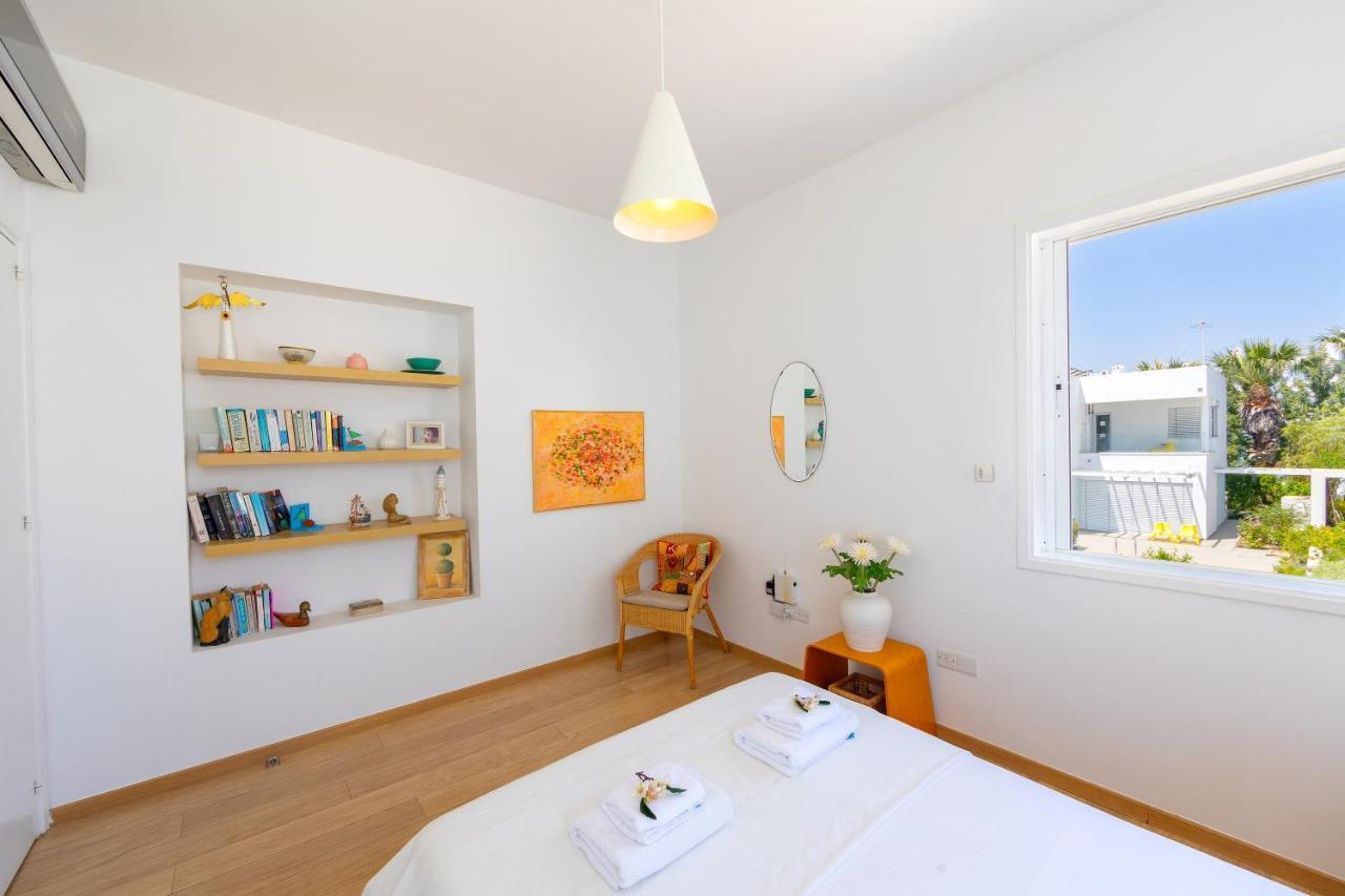 Protaras Beachfront Villa Alia Exterior foto